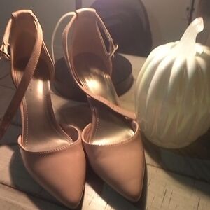 Elegant Tan Women's Heels